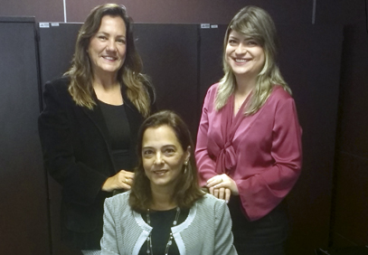 diretoria feminina:Ao centro a diretora superintendente Cláudia Avido, Ana Lúcia Esteves e Juliana Koehler
